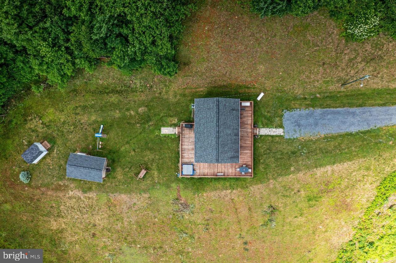 897 Helms Rd Property Photo 4