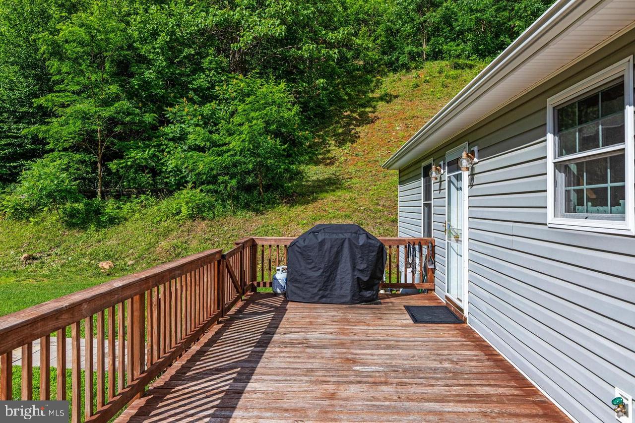 897 Helms Rd Property Photo 15
