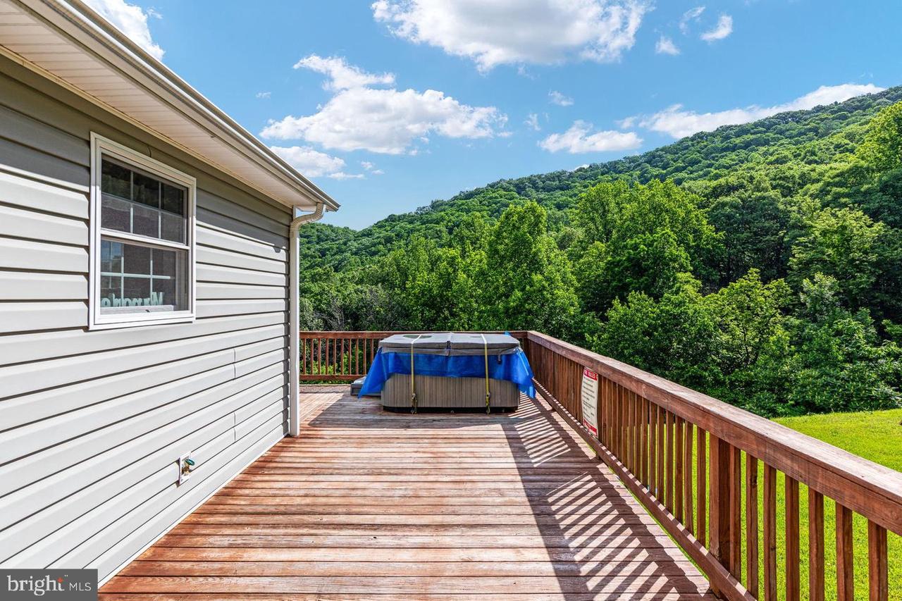 897 Helms Rd Property Photo 16