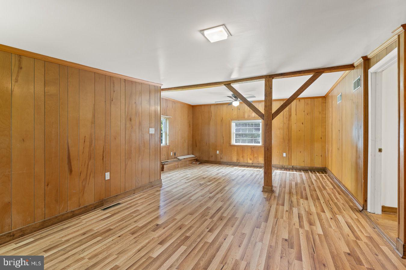 577 Old Farm Rd Property Photo 14