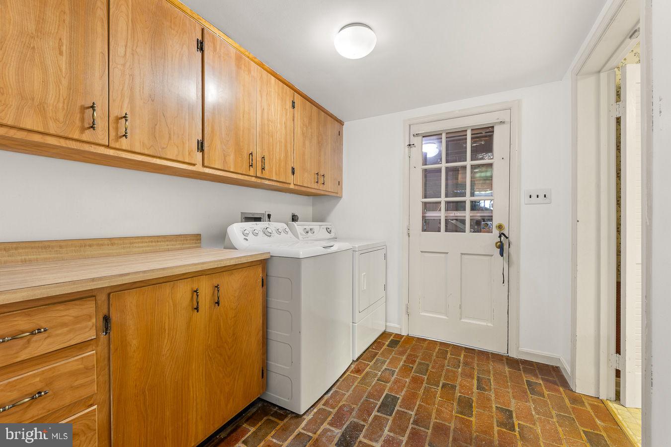 577 Old Farm Rd Property Photo 30