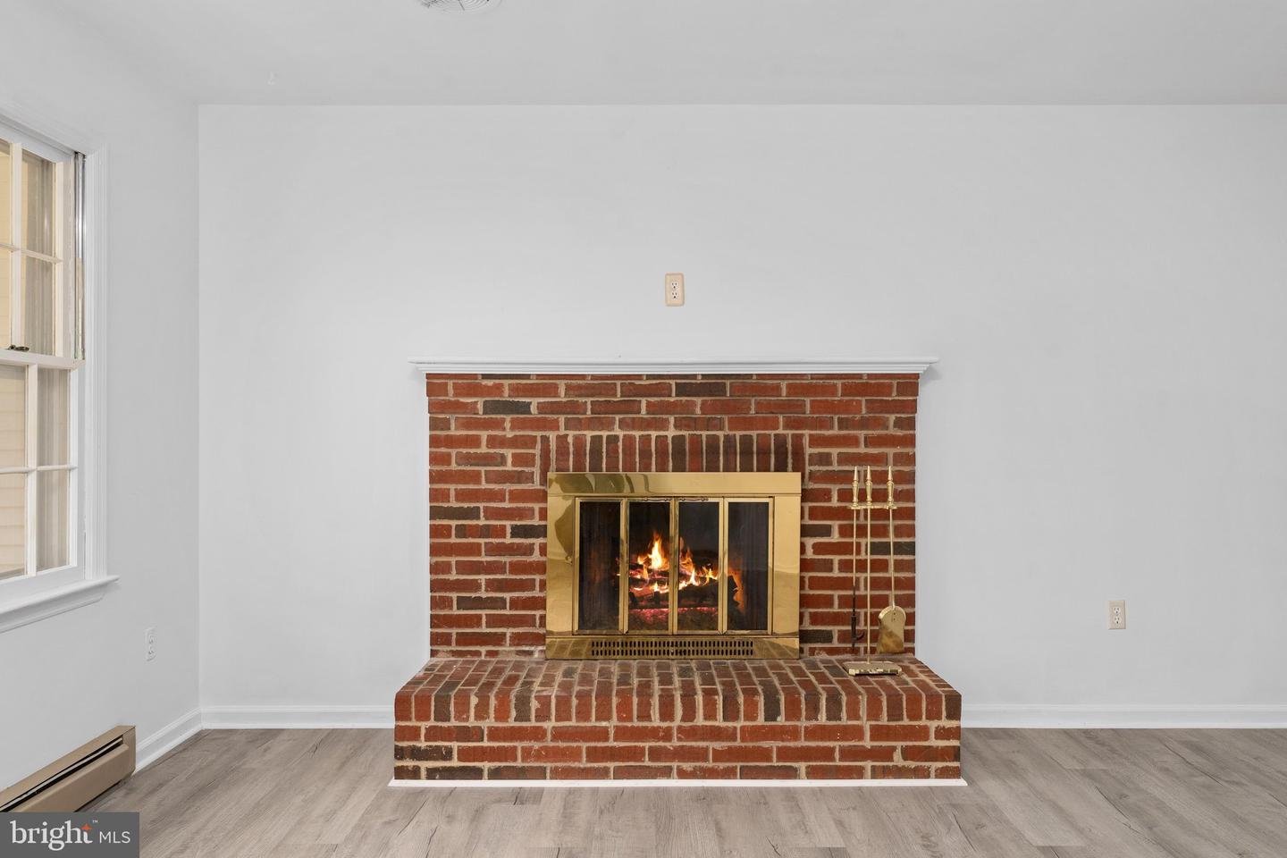 33 Wallace Ave Property Photo 5