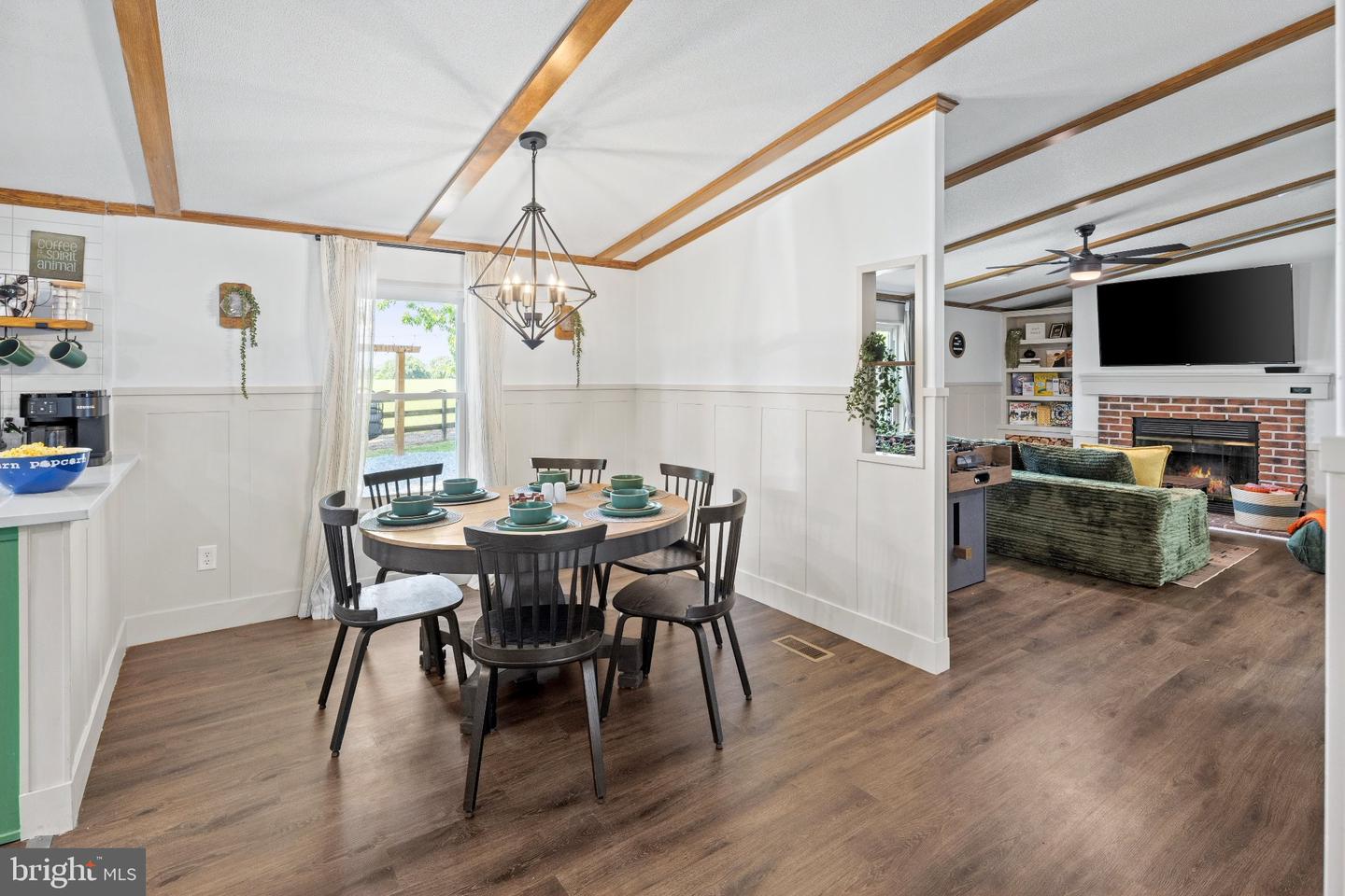 210 Savannah Property Photo 8