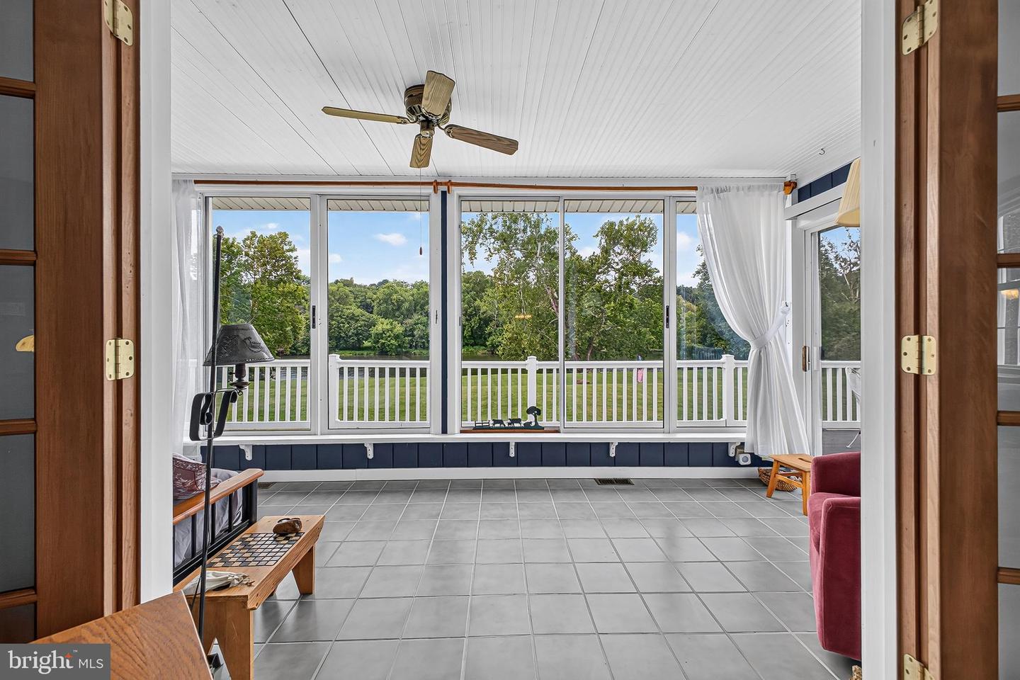 340 Camelot Ct Property Photo 12