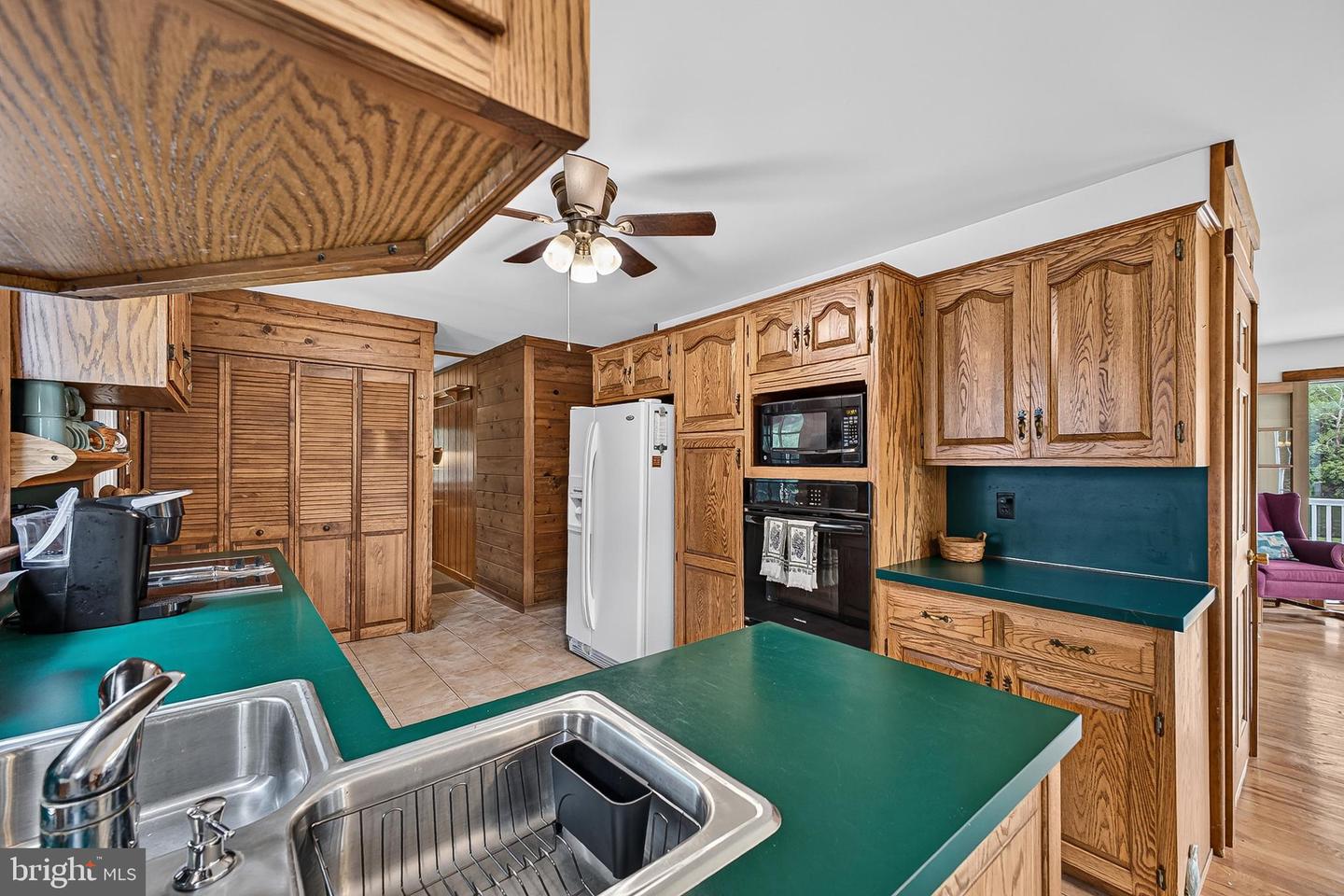 340 Camelot Ct Property Photo 25