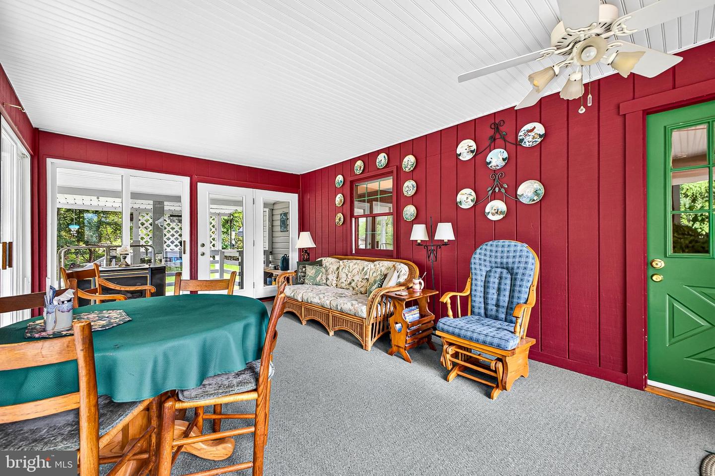 340 Camelot Ct Property Photo 64