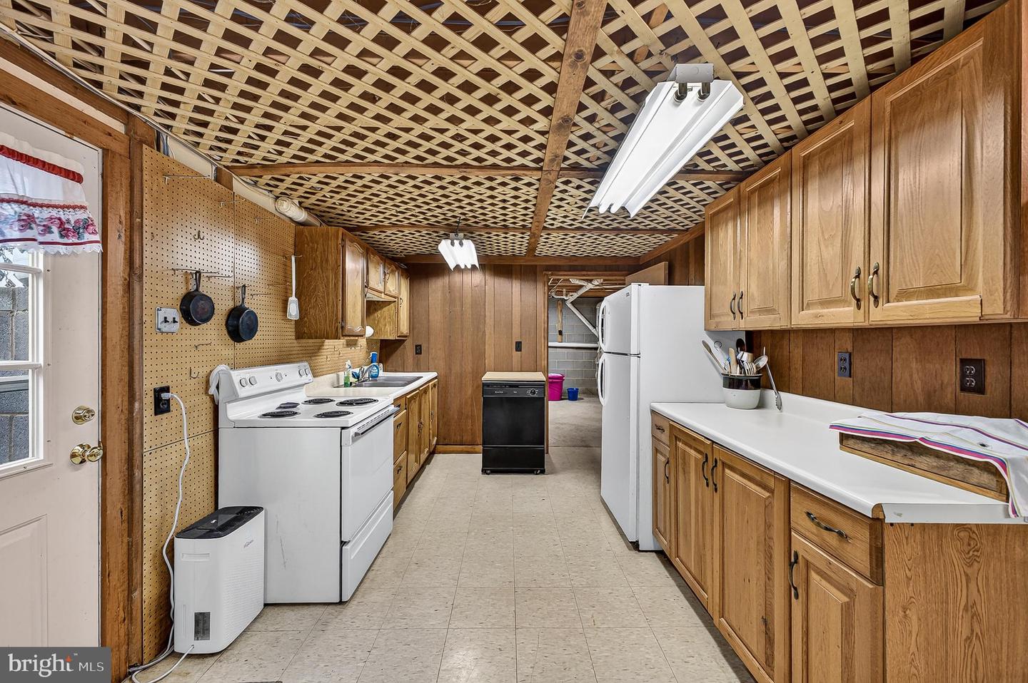 340 Camelot Ct Property Photo 72