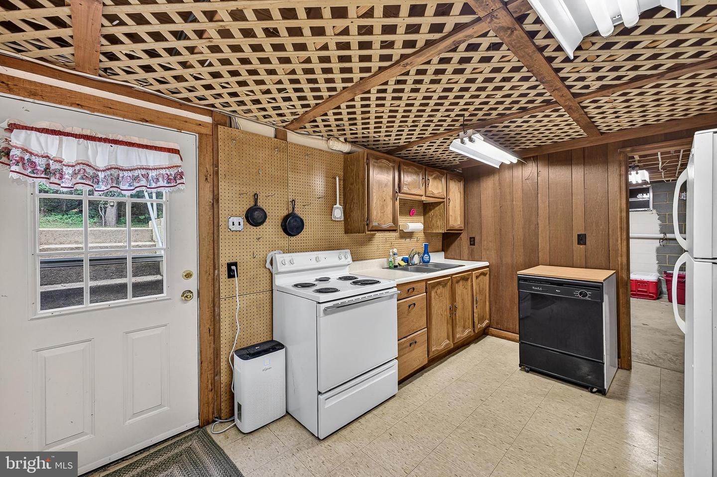 340 Camelot Ct Property Photo 74