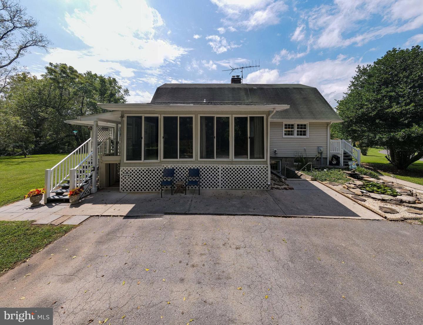 340 Camelot Ct Property Photo 92