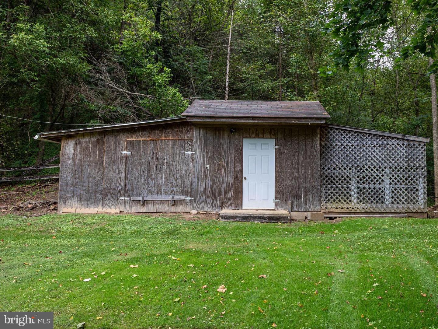 340 Camelot Ct Property Photo 98