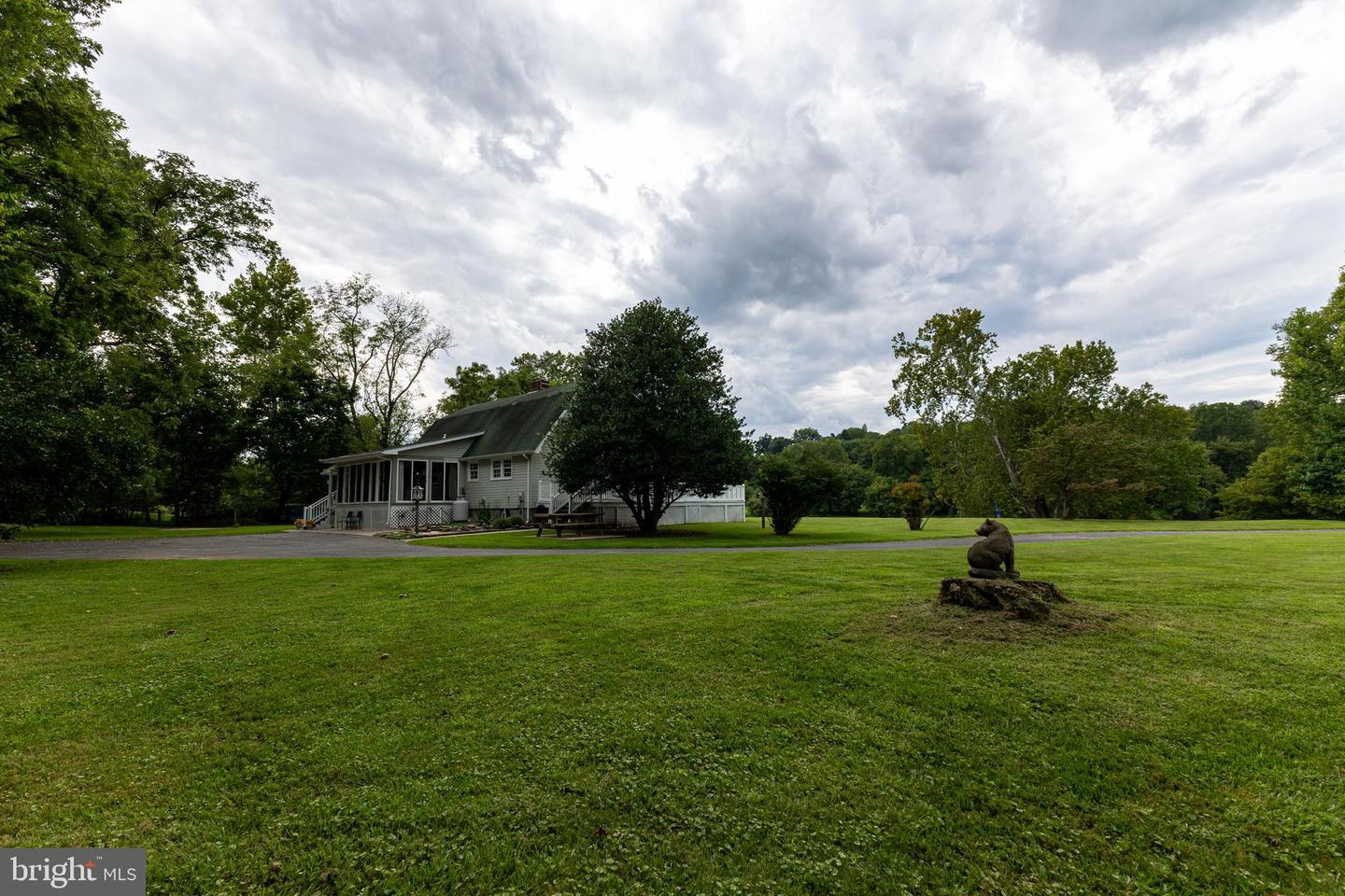 340 Camelot Ct Property Photo 101
