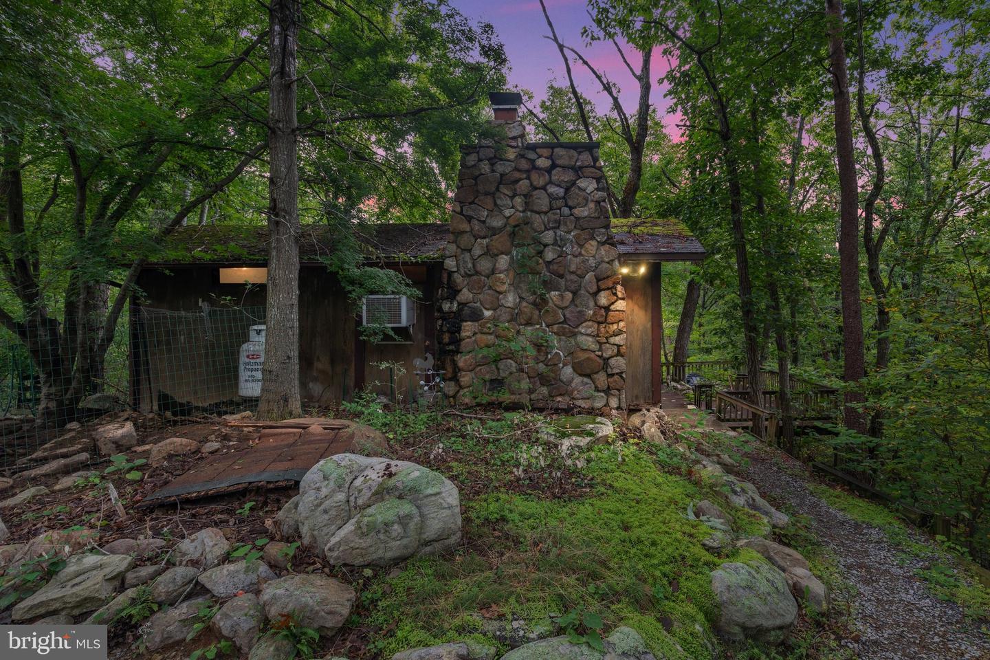 1272 Shipwreck Rd Property Photo 1