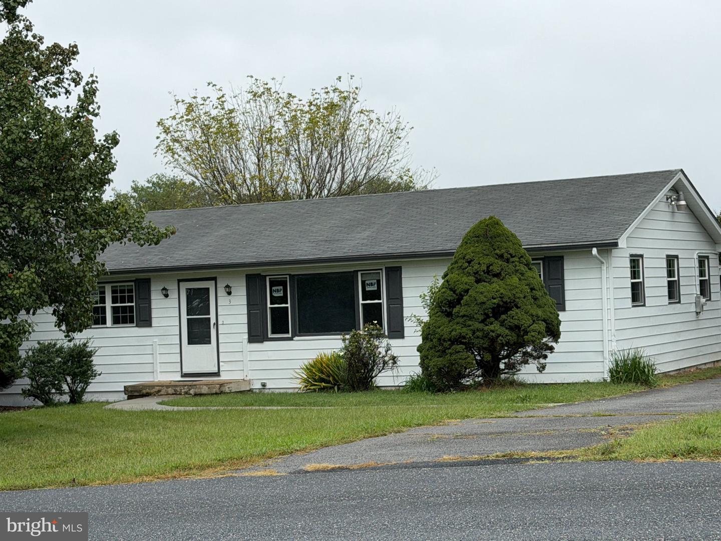 3 SPRINGVIEW BLVD Property Photo 1