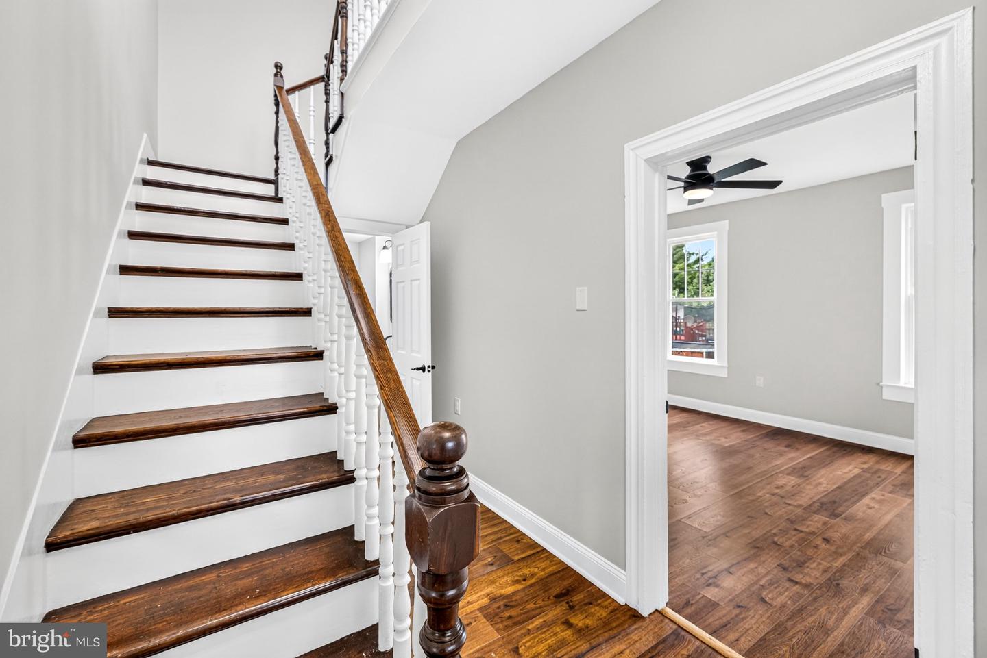 206 2nd St Property Photo 15