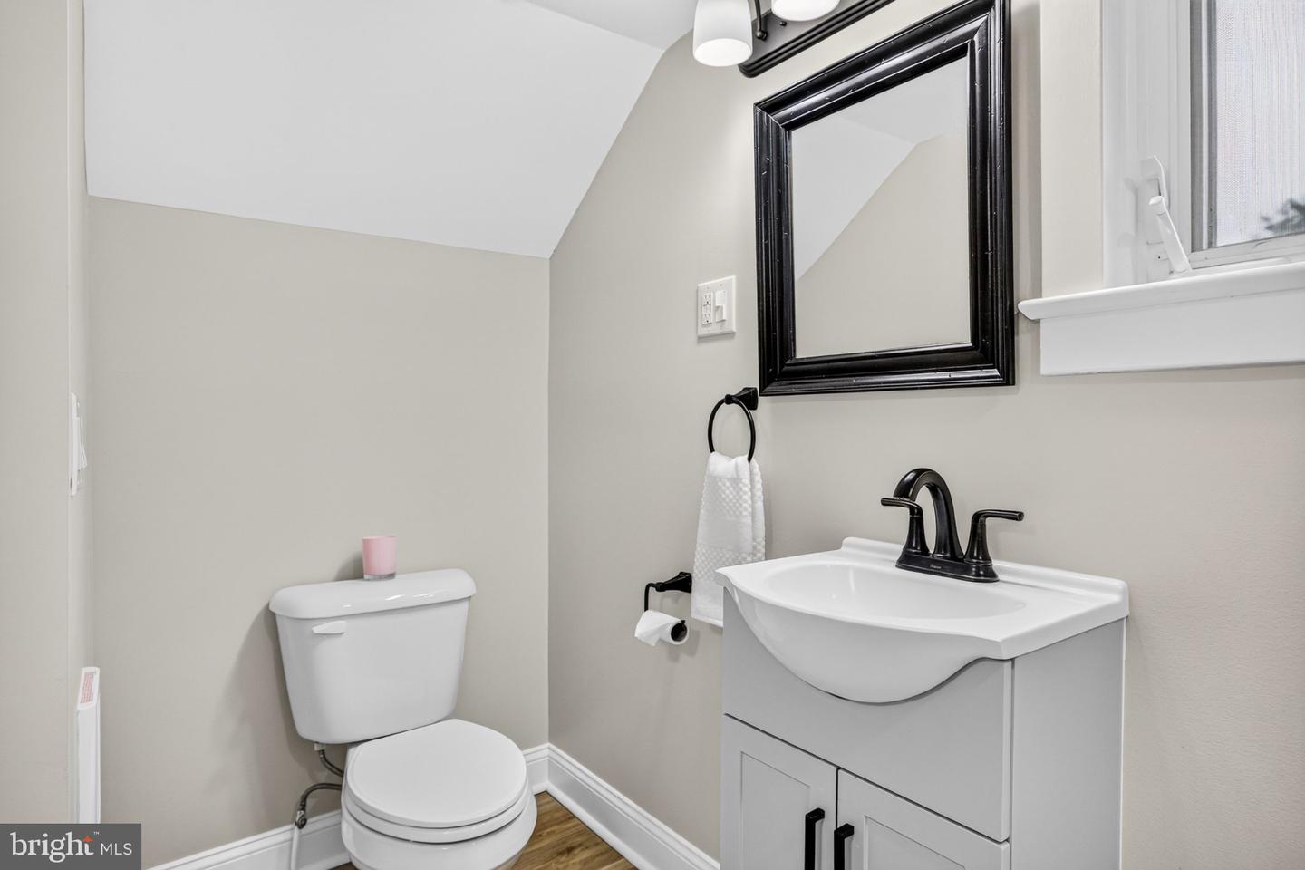 206 2nd St Property Photo 25