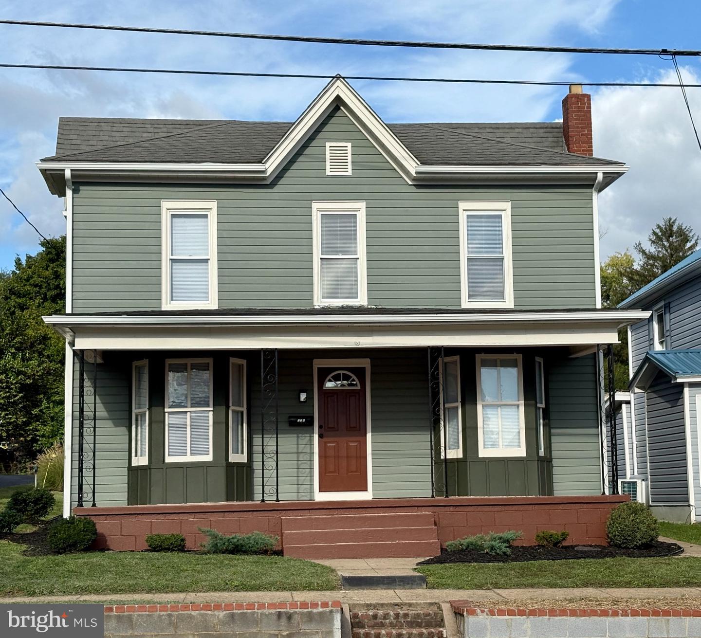 314 3rd St Property Photo 1