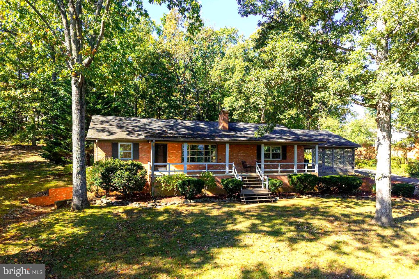 213 FOREST HILLS DR Property Photo 1