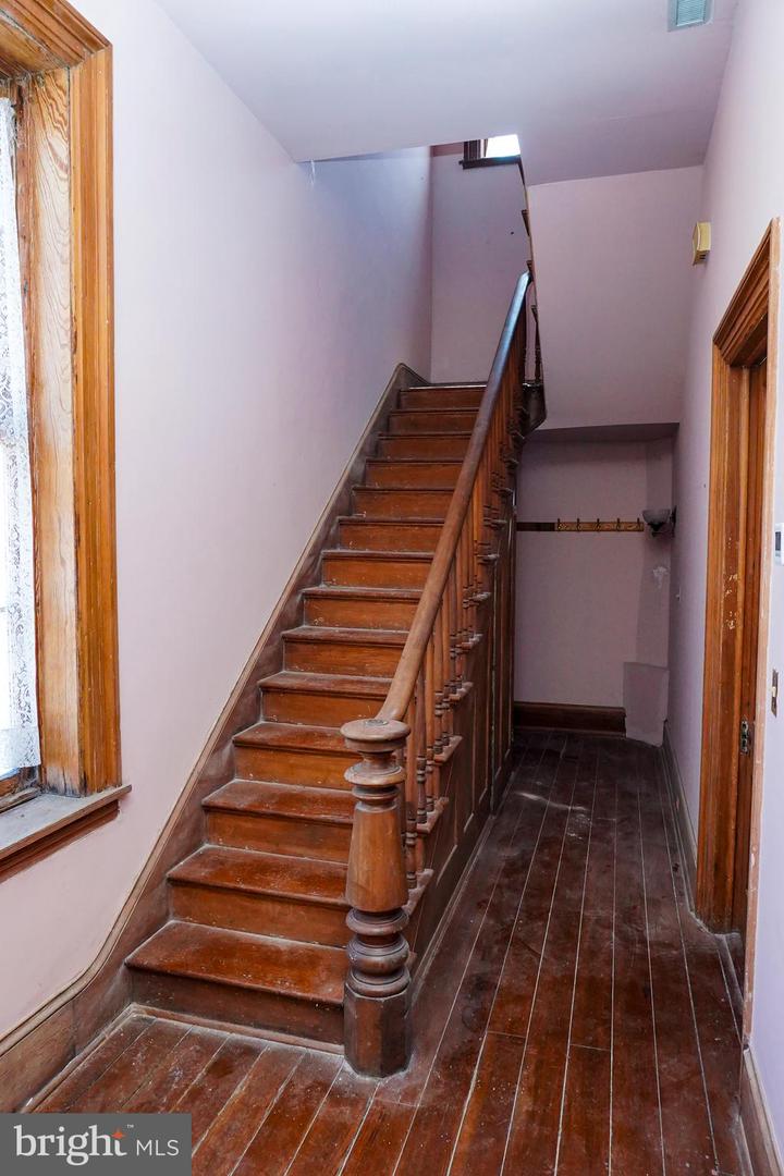 220 High Street Property Photo 22