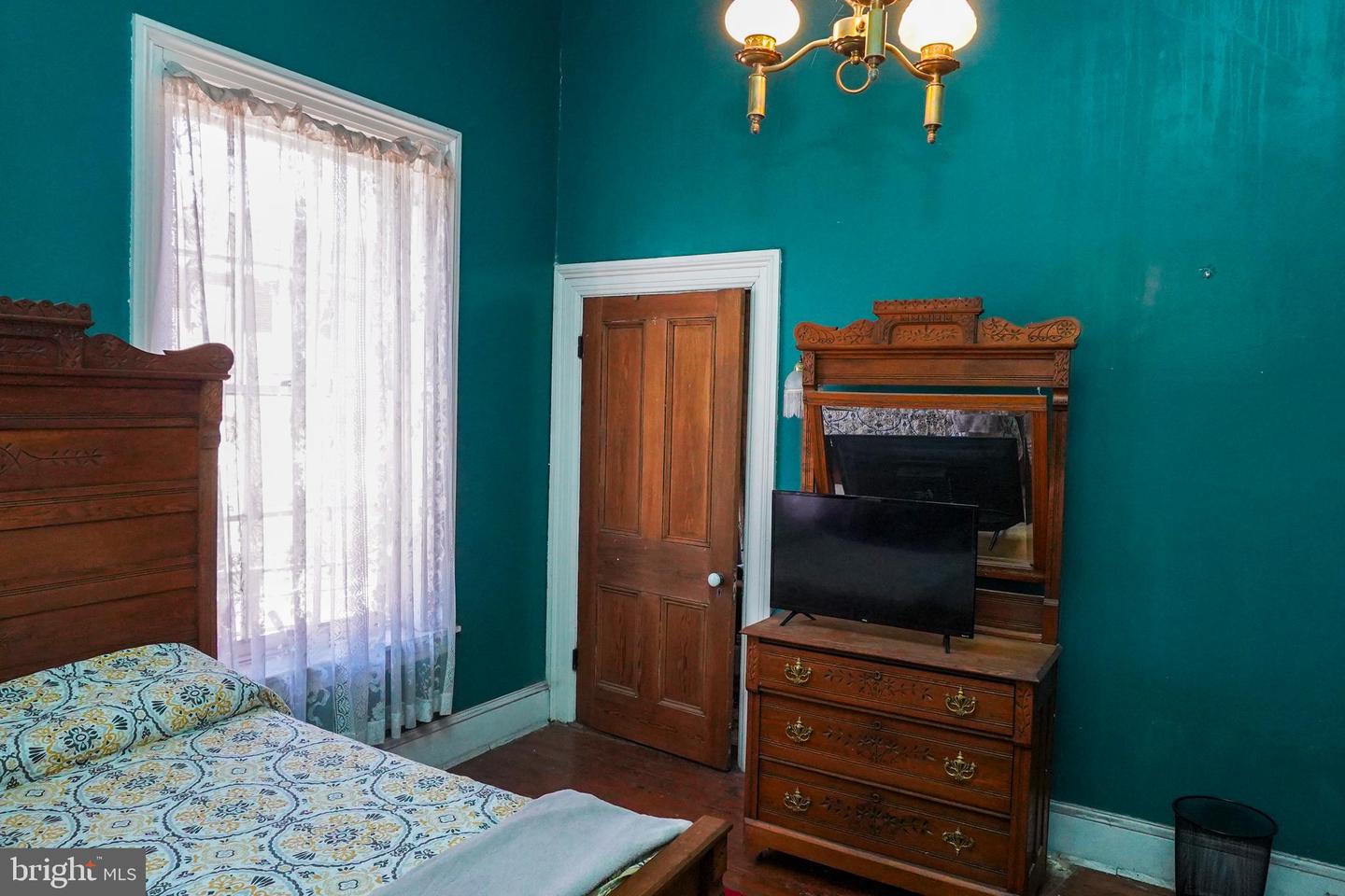 220 High Street Property Photo 24