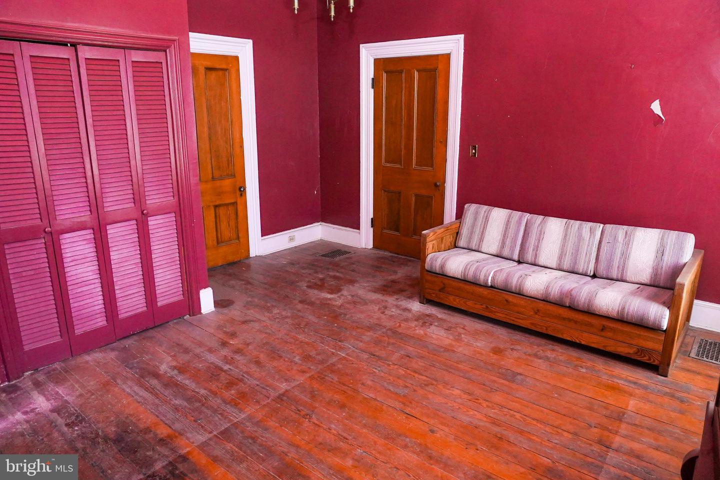 220 High Street Property Photo 28