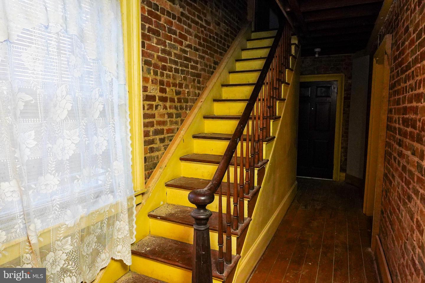 220 High Street Property Photo 35