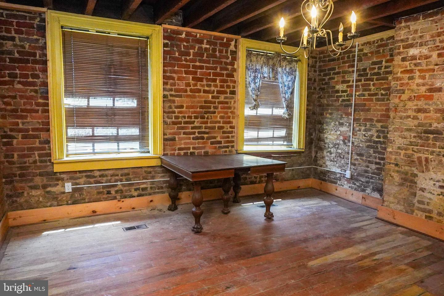 220 High Street Property Photo 36