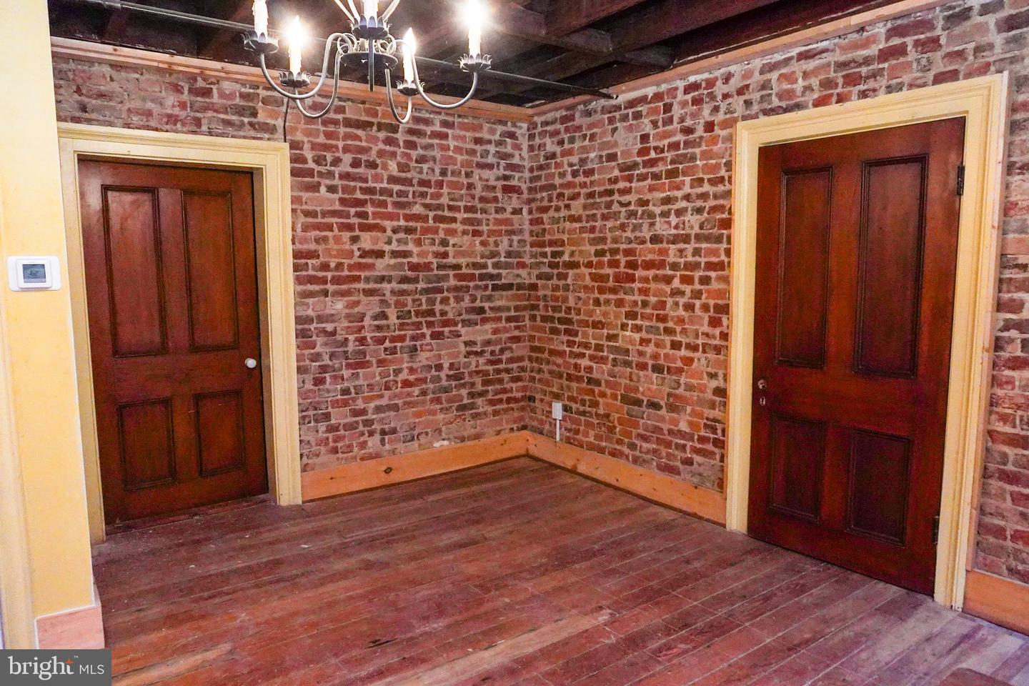220 High Street Property Photo 37