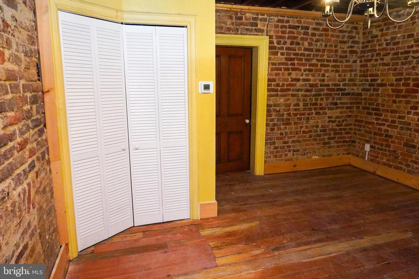 220 High Street Property Photo 38