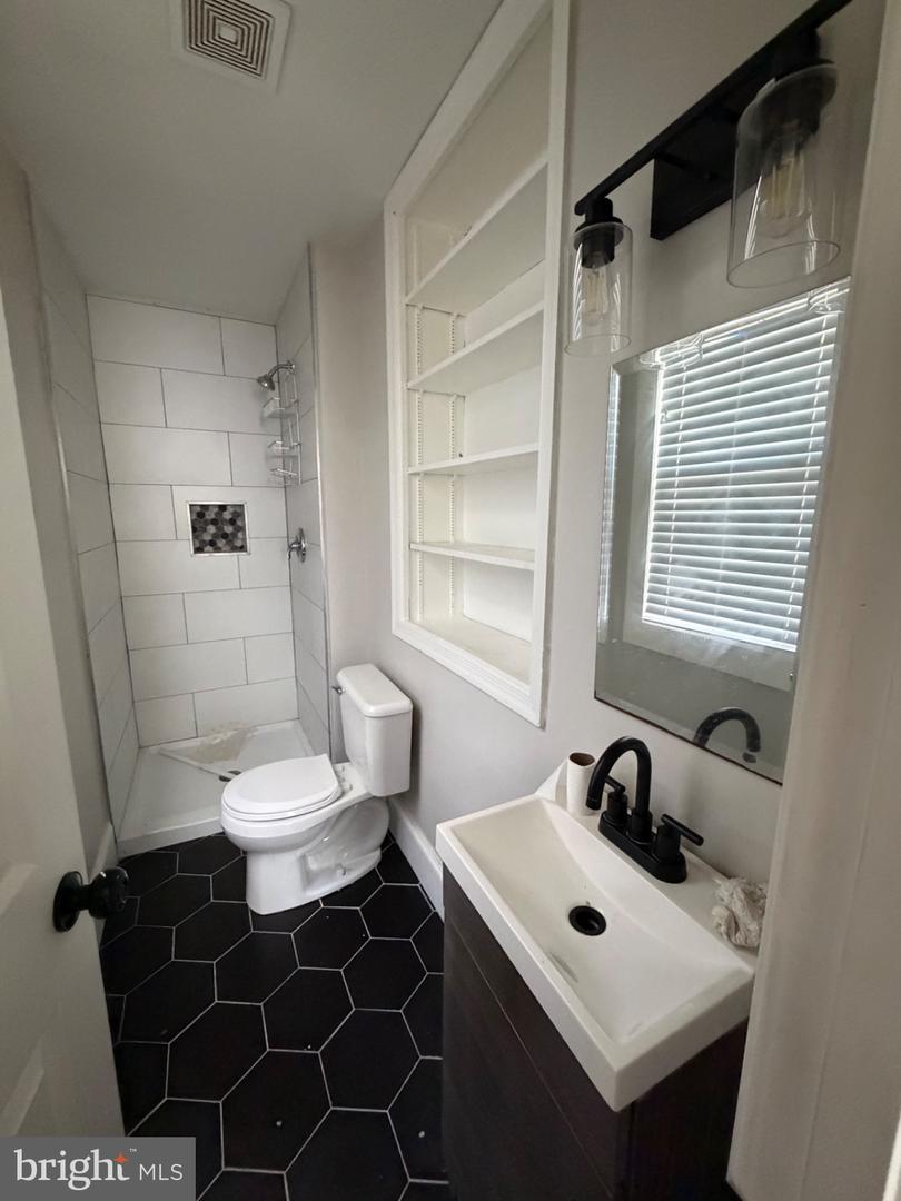 1846 East Blvd Property Photo 6