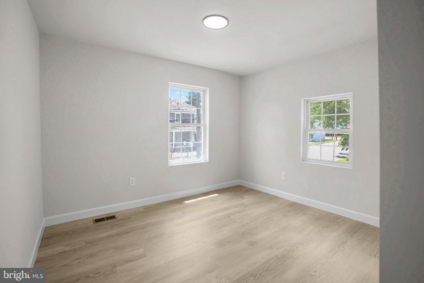 317 S West St Property Photo 15