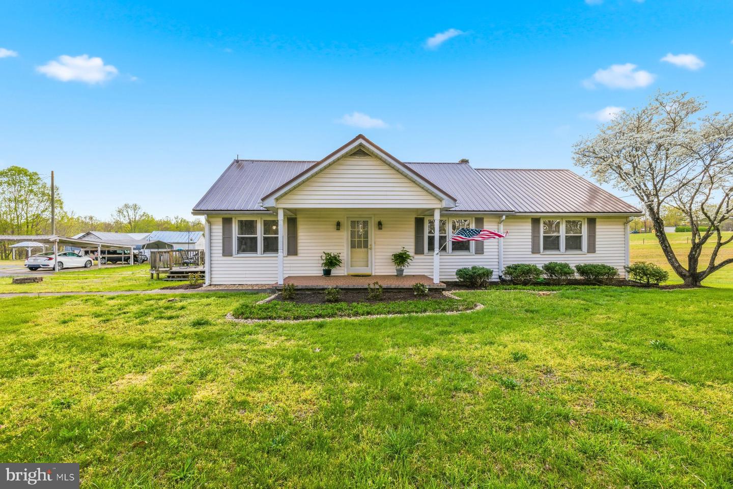 2092 Rocksprings Rd Property Photo 4