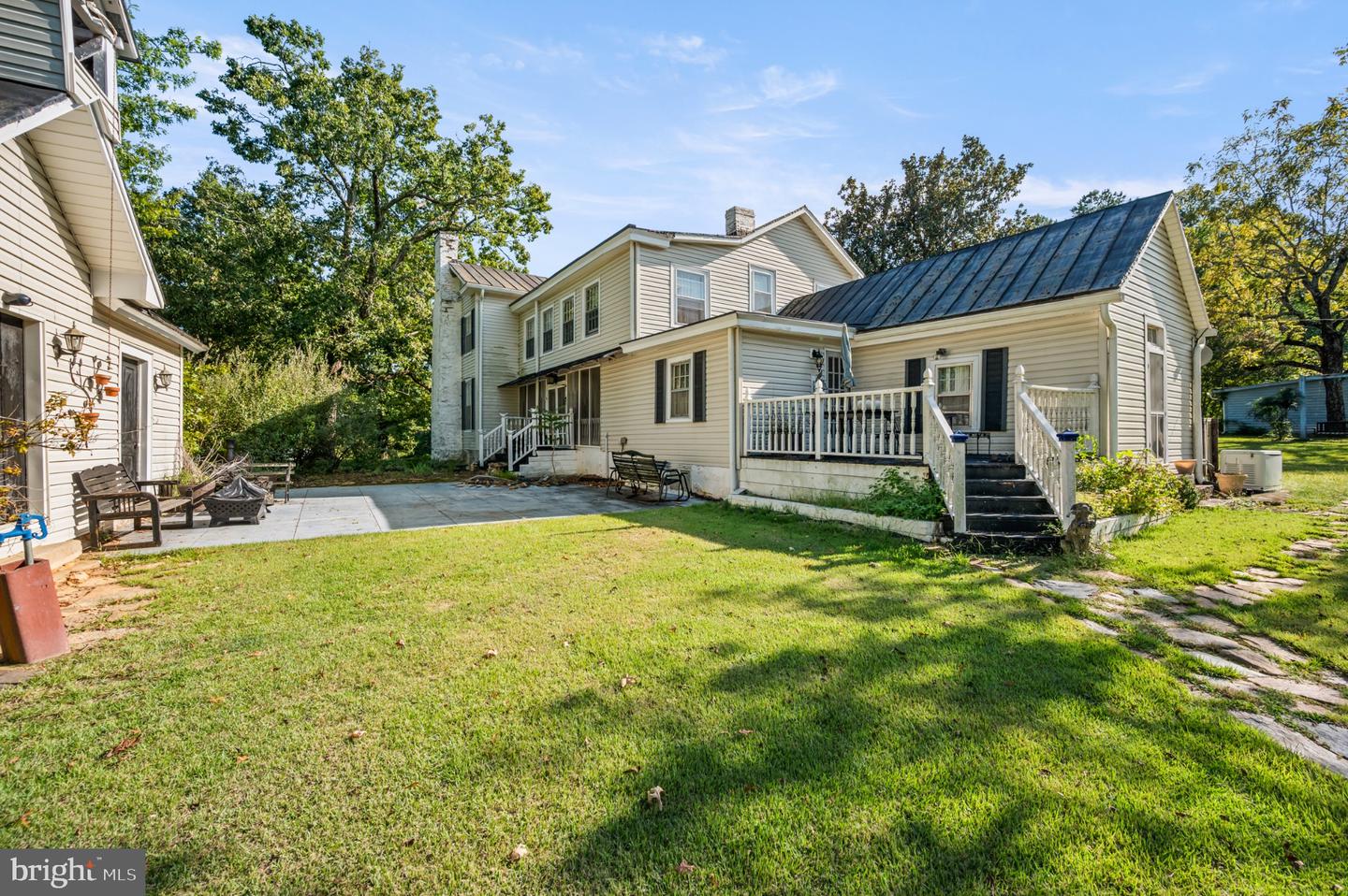 11271 Kentuck Rd Property Photo 4