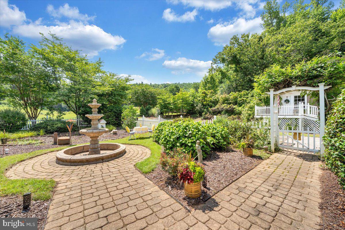 2170 Lone Ivy Rd Property Photo 10