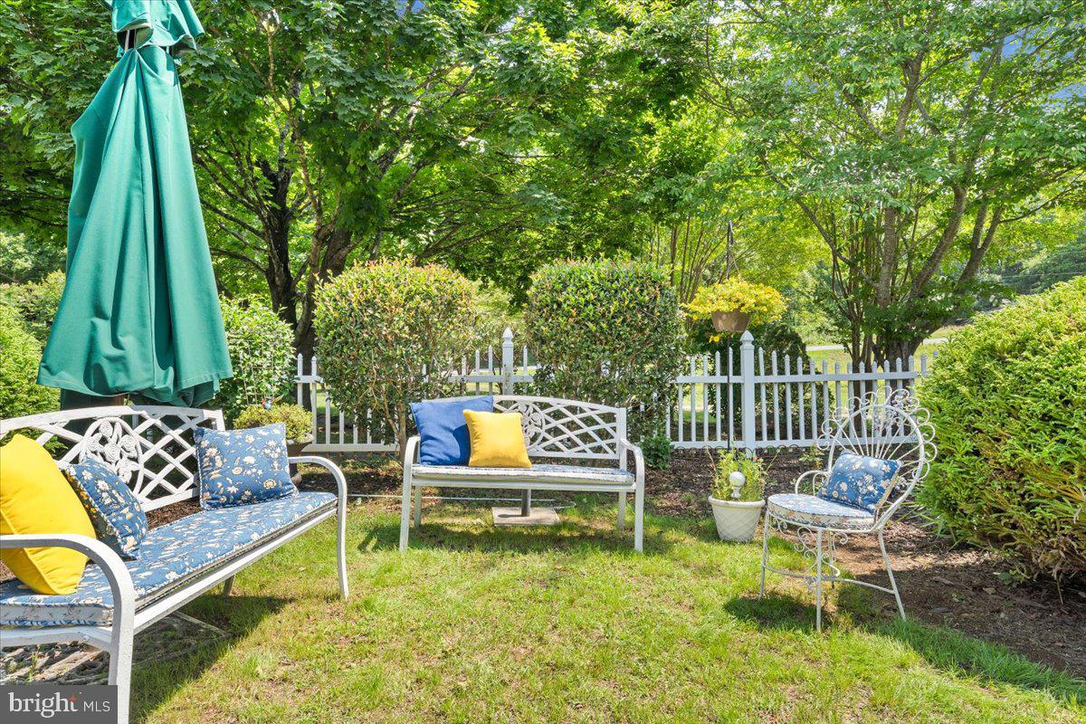2170 Lone Ivy Rd Property Photo 11