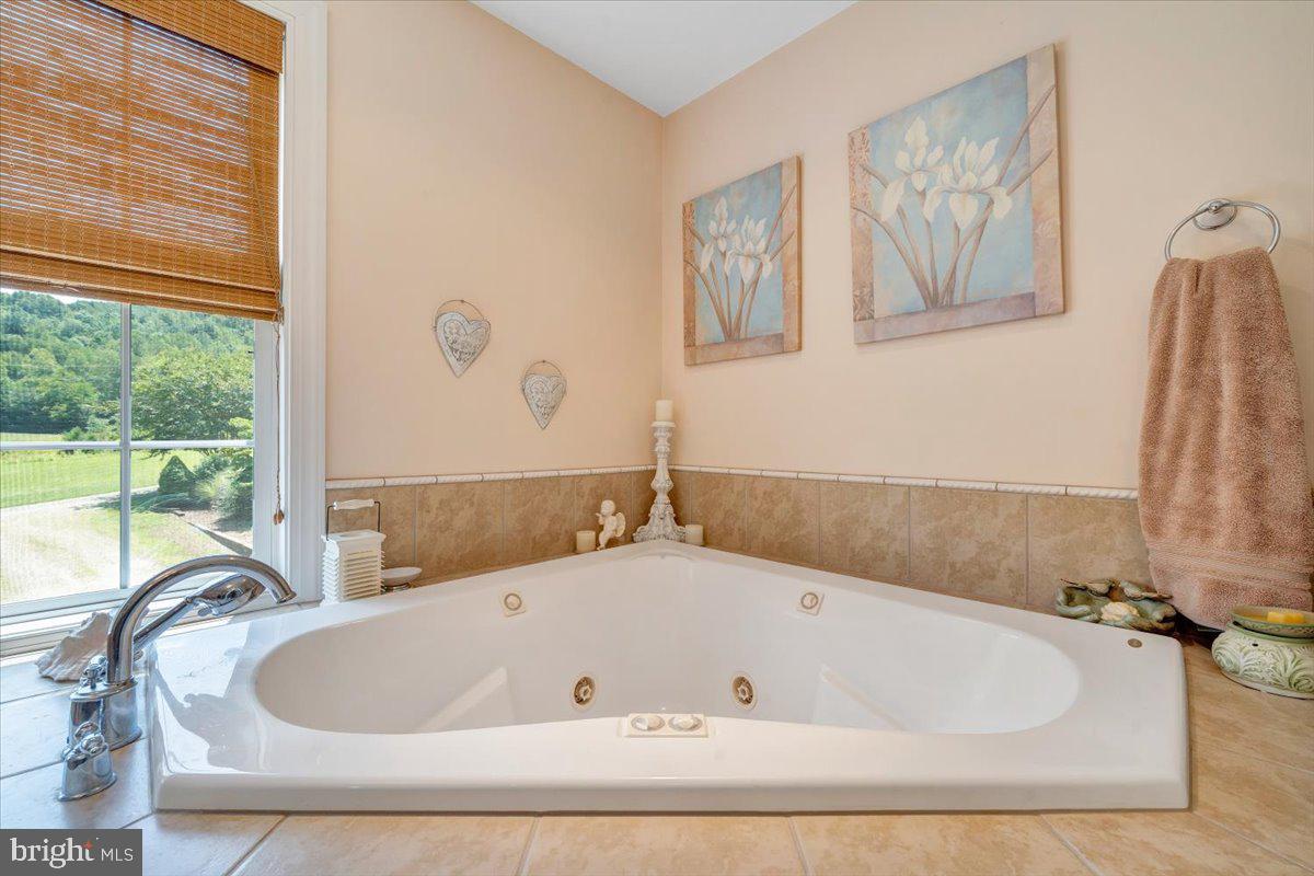 2170 Lone Ivy Rd Property Photo 48