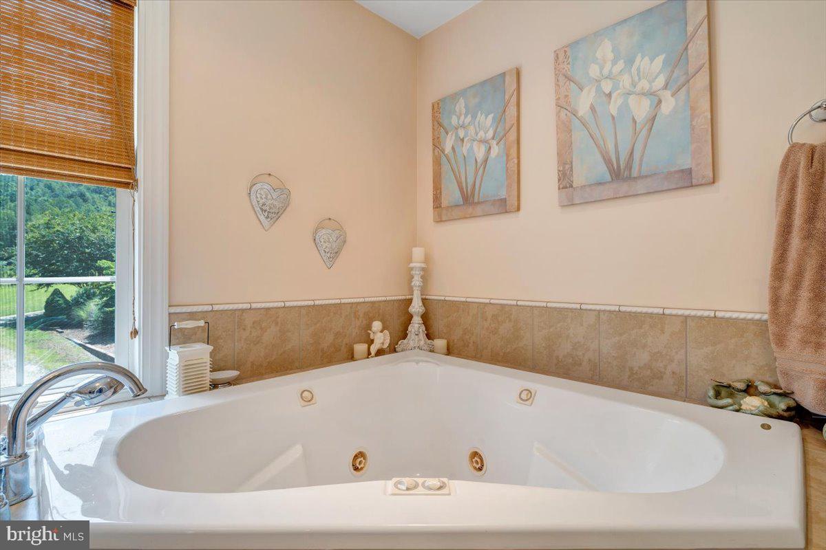 2170 Lone Ivy Rd Property Photo 49