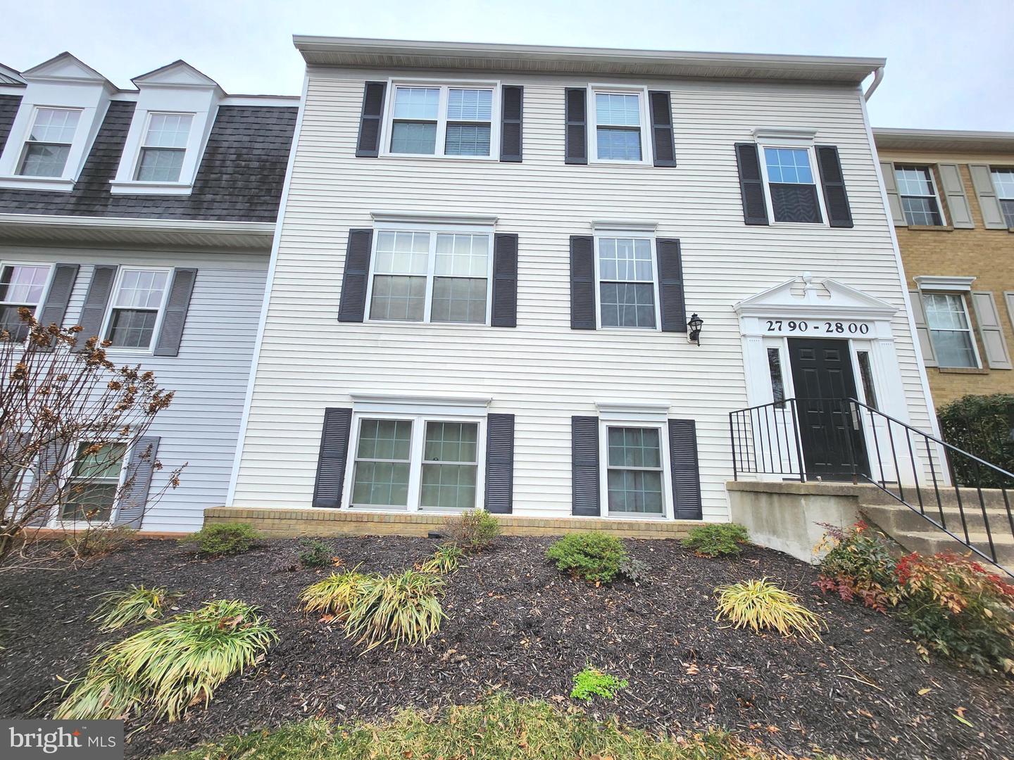 Antietam Square Condo Real Estate Listings Main Image