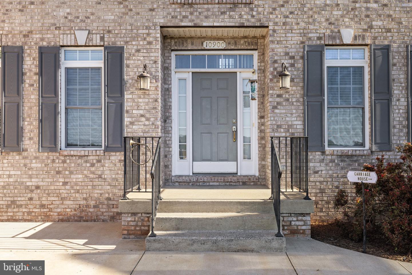 10900 Misty Creek Ct Property Photo 5