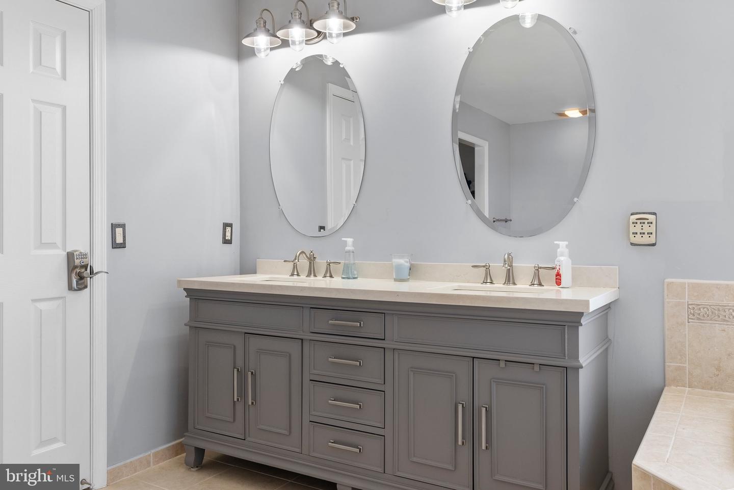 10900 Misty Creek Ct Property Photo 28