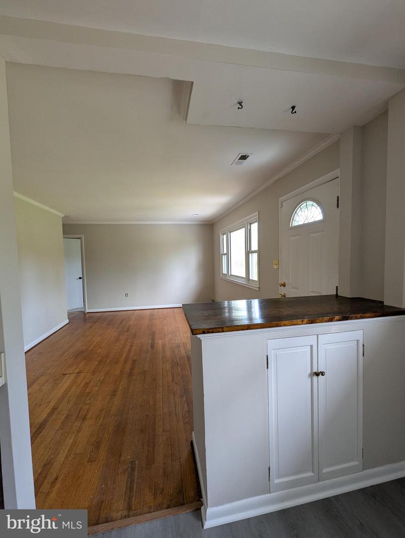 8608 Linton Hall Rd Property Photo 2