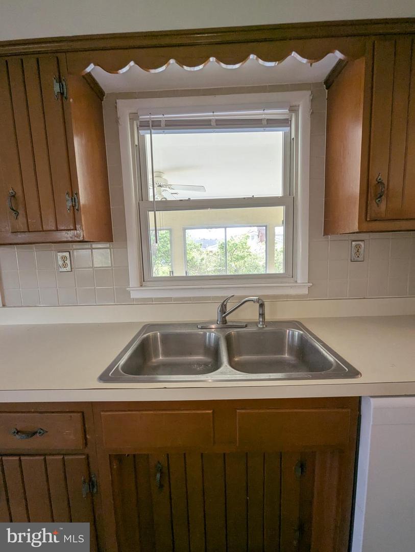 8608 Linton Hall Rd Property Photo 9