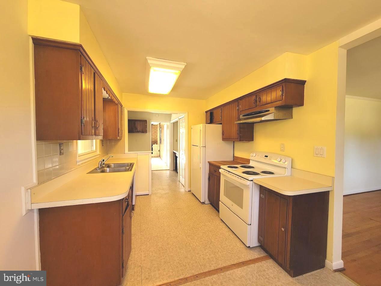 8608 Linton Hall Rd Property Photo 15