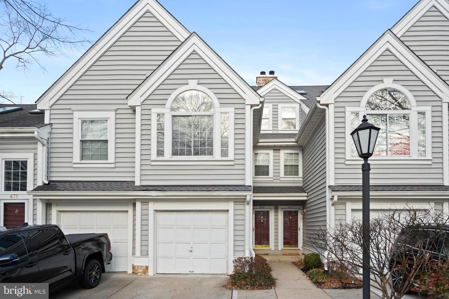 Barrington Pointe Condos Real Estate Listings Main Image