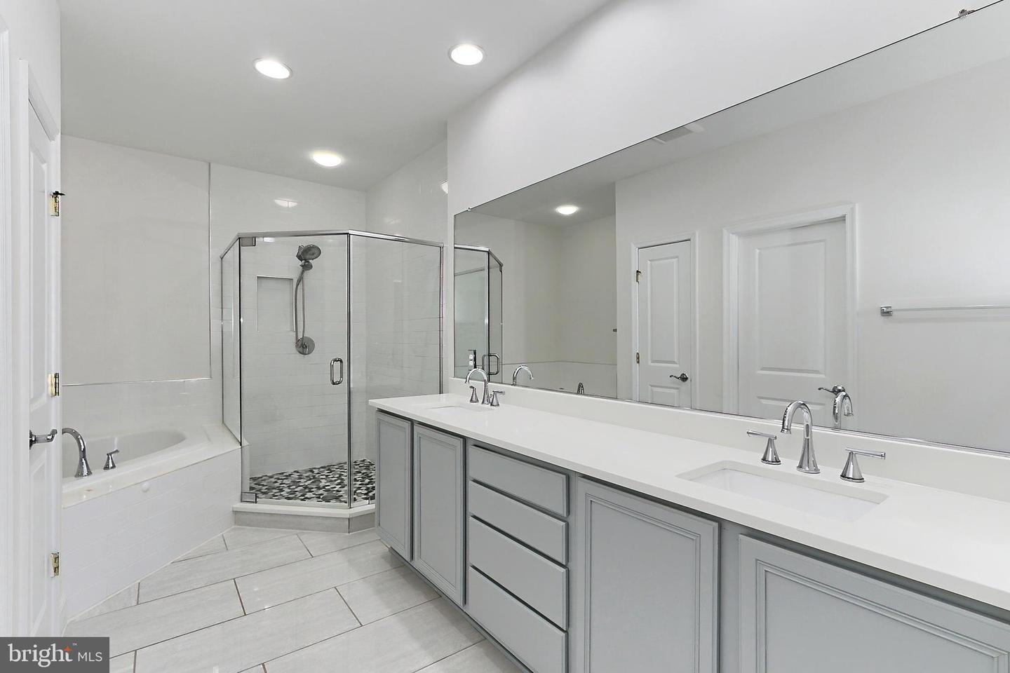 476 Harbor Side St Property Photo 20