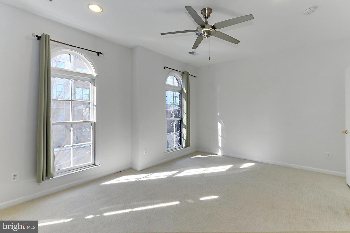 476 Harbor Side St Property Photo 23