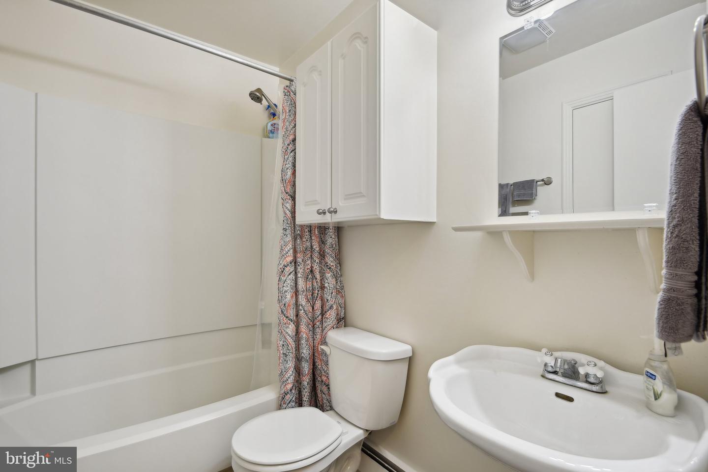 7807 Woodstock St Property Photo 17