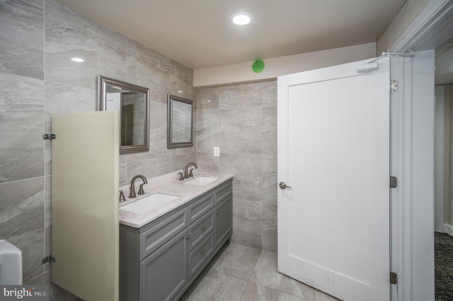 1502 Featherstone Rd Property Photo 11