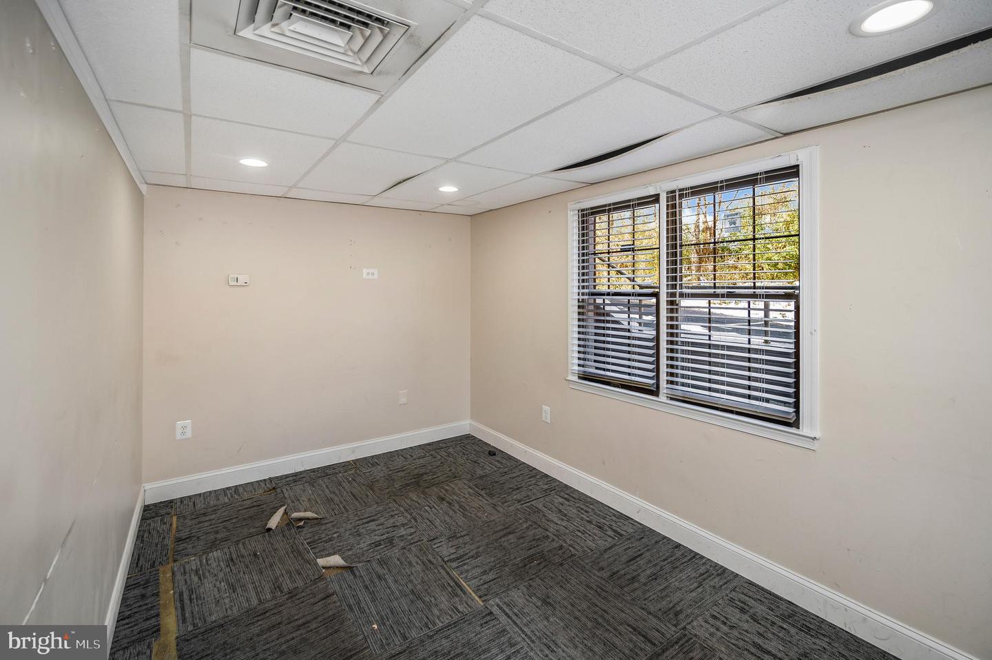 1502 Featherstone Rd Property Photo 25