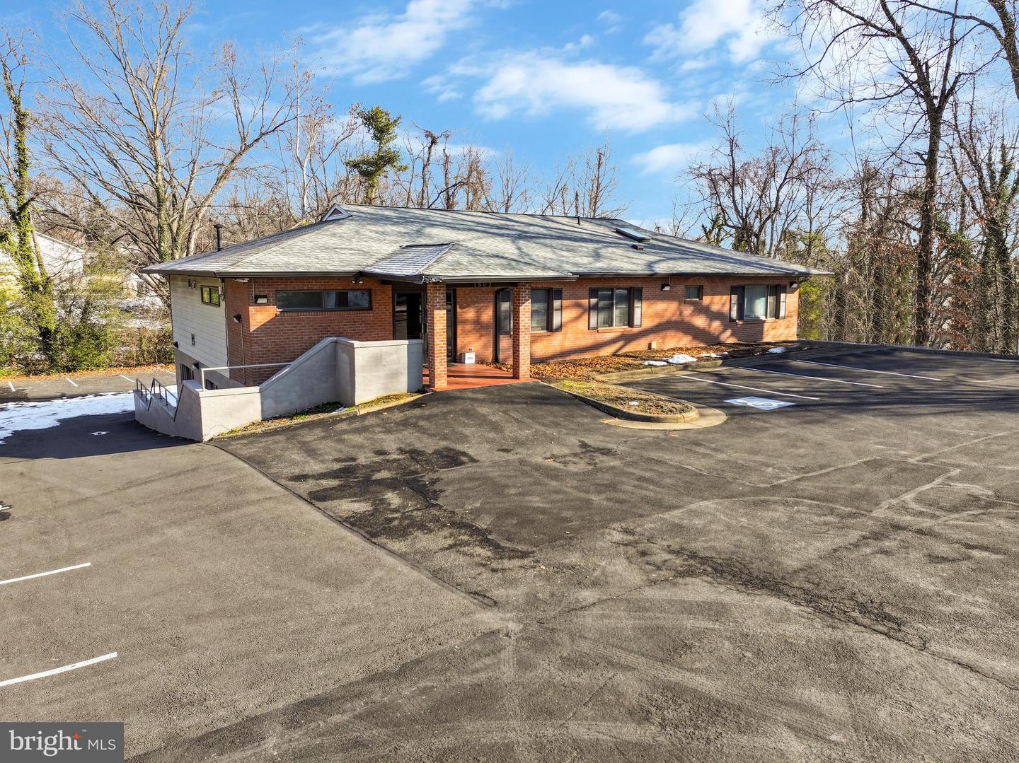 1502 Featherstone Rd Property Photo 36