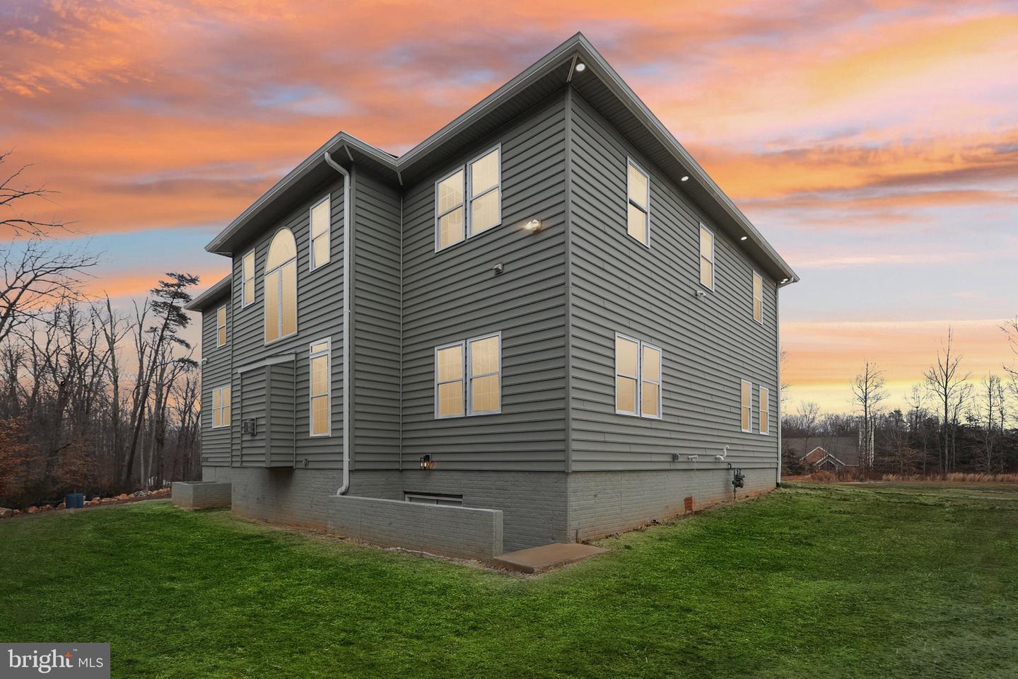 5660 Hoadly Rd Property Photo 2